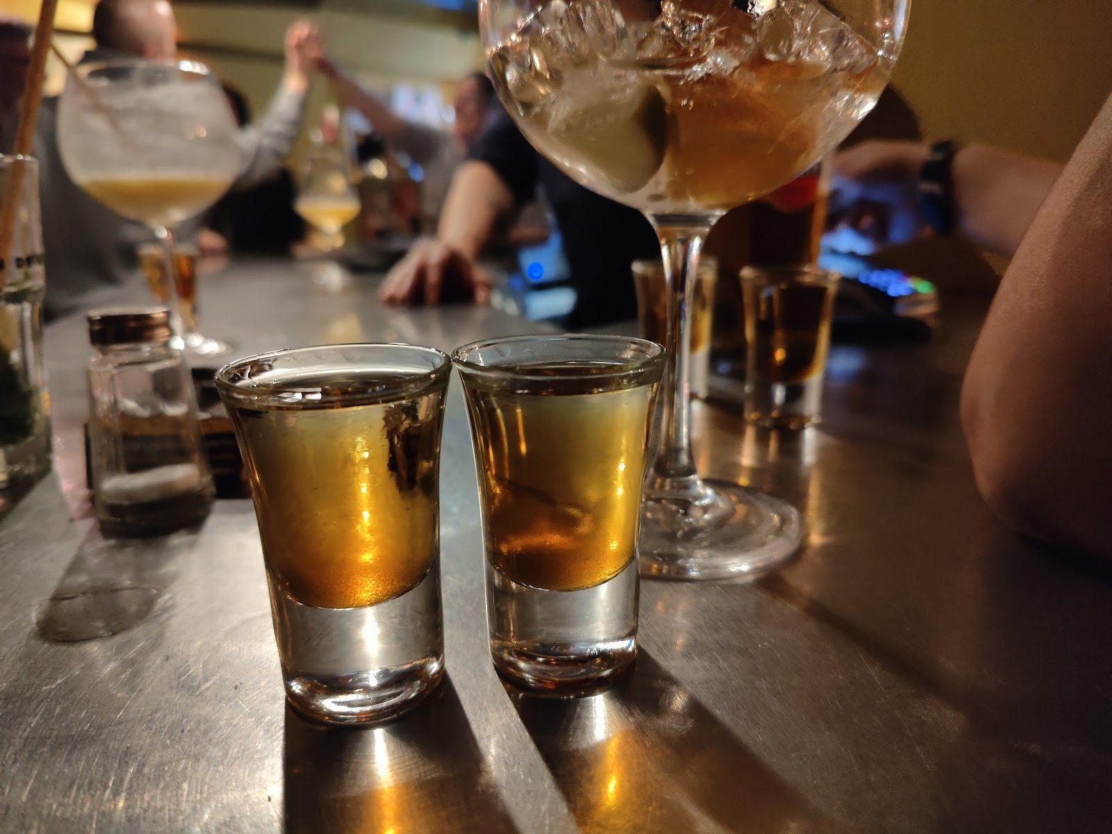 Bar Parallèle et Falafel, restaurant à Lille